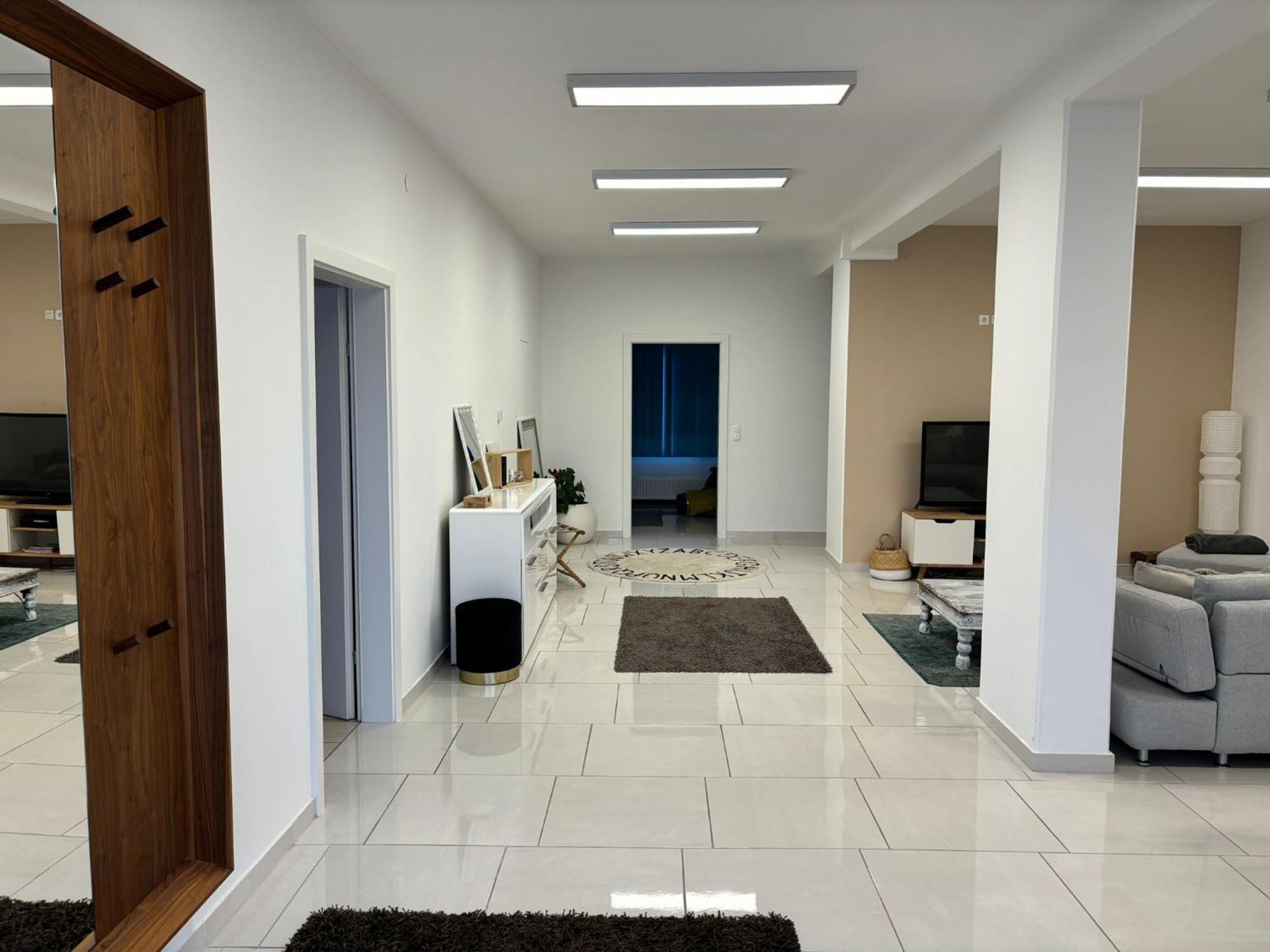 Stadtsuite Mit Sauna In Wiener Neustadt 135 M2 Exterior foto